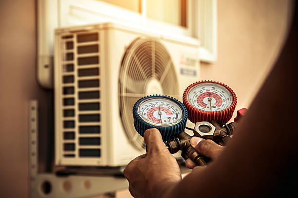 Professional Hvac technician working in North Marshfield, MA
